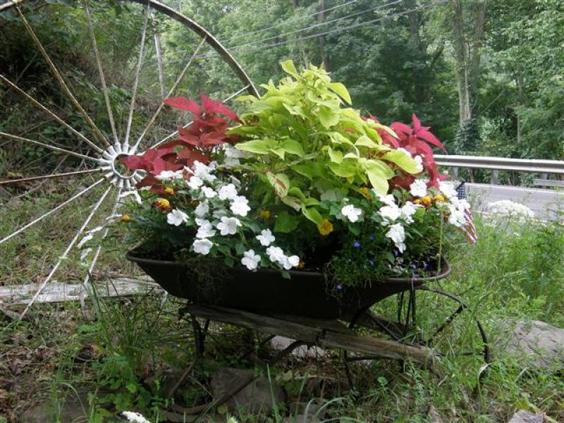 yardshare wheelbarrow 01