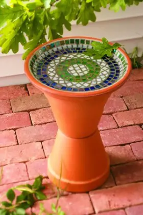 Mosaic_Bird_Bath_DIY