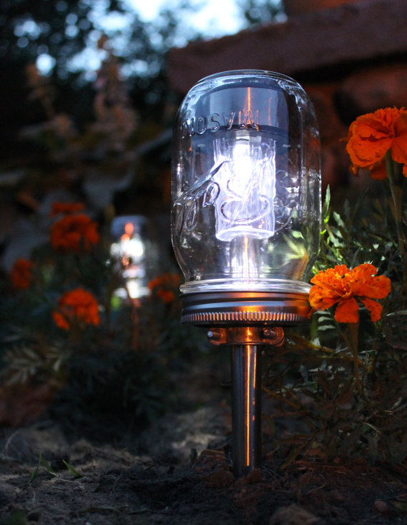 10 Ideas for Outdoor Mason Jar Lights to Add a Romantic Glow to Your