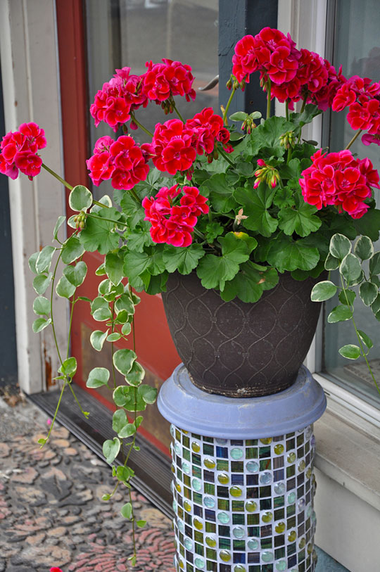 Mosaic Tile Cylinder Plant Stand