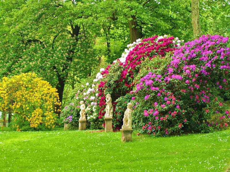 garden statues