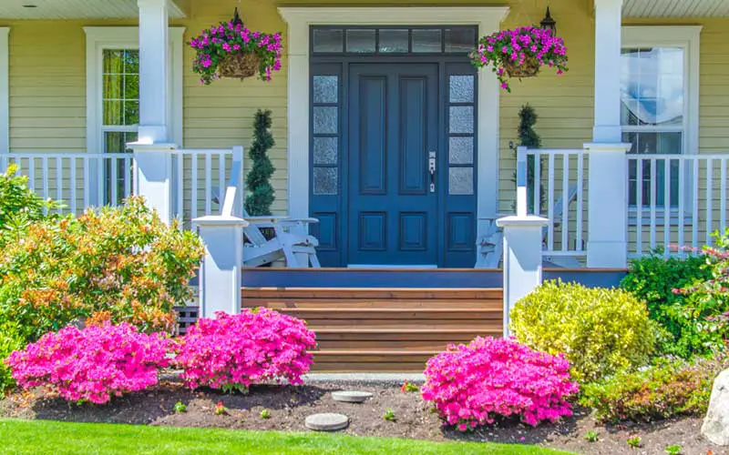 Pink Posies Front Yard